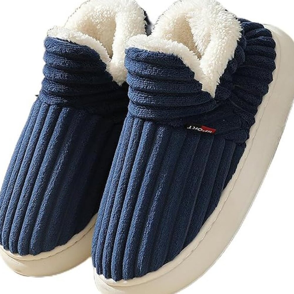 NWOT Cloud Cozy Fashion Slippers Shoes Blue